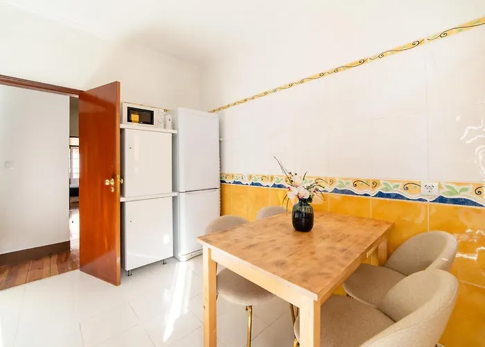 Guest house Your New In - Ac And Fast Wi-fi Lisbon